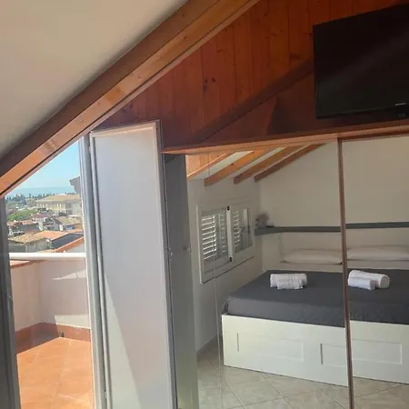 Garibaldi Suites & Apartmán *